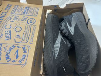 Brooks Men's Revel Running Shoes Brand New Coat Over $130 New 11.5 Size Price is Firm!