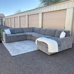 Bloomingdale’s Ridley 4-Piece Sectional – Cement Kenley Fabric