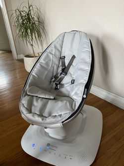 4moms Mamaroo (Gently Used) 