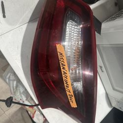 Tail Light Right Side 17 Nissan Altima