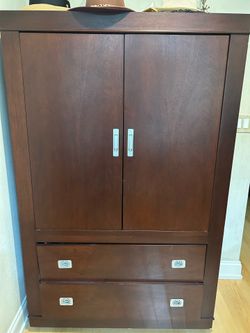 Dresser- Free in Boca Raton