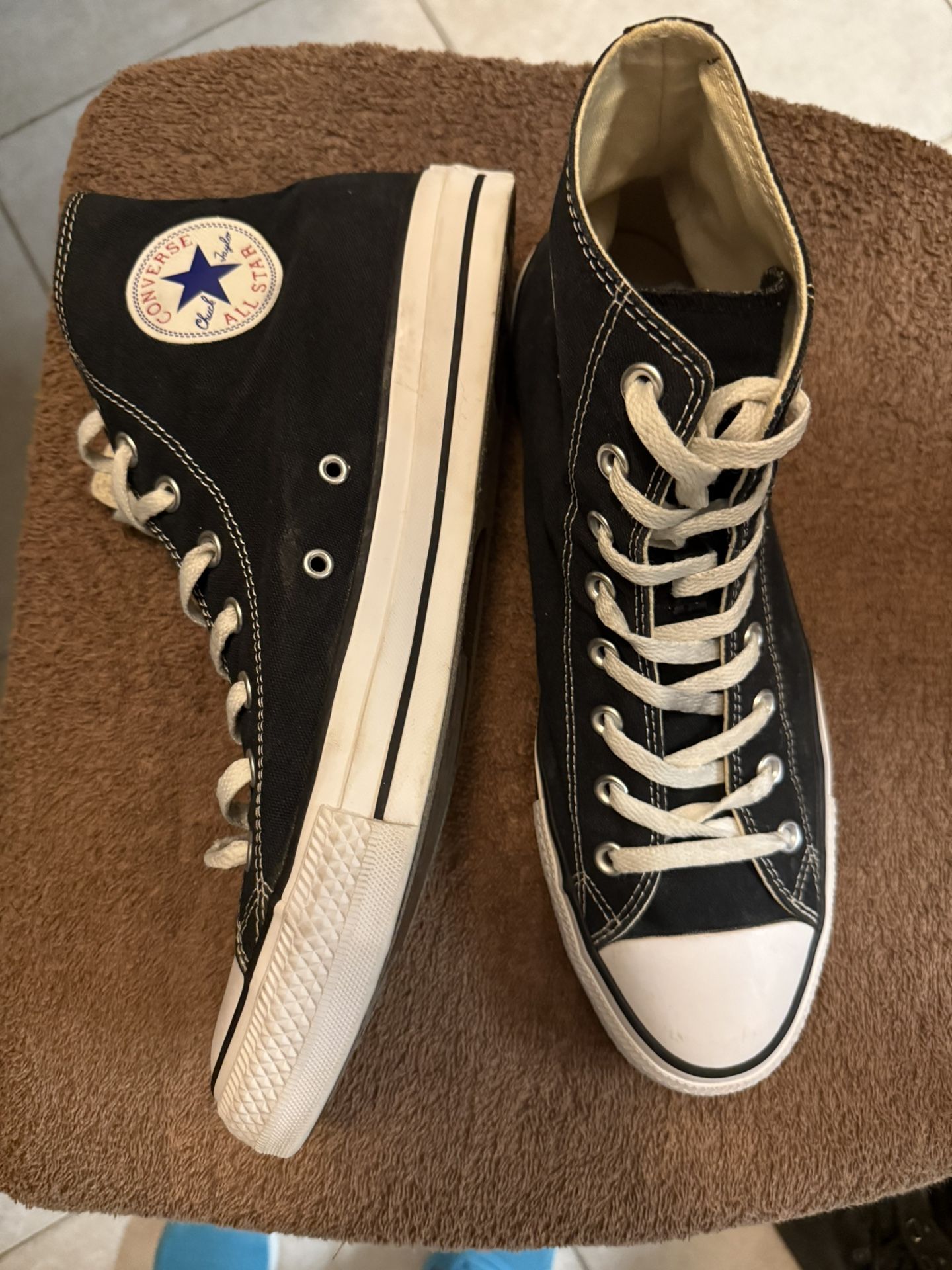 Converse Size 9 1/2
