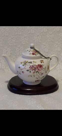 Gracie China Small Teapot. Tera's purple floral