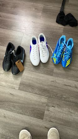 Soccer cleats