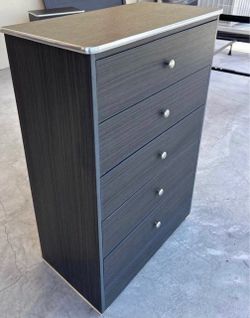 Five drawers dresser