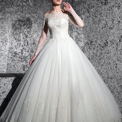 New Wedding Dress (size 8)