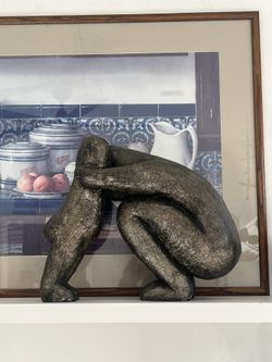 Hugging Sculpture