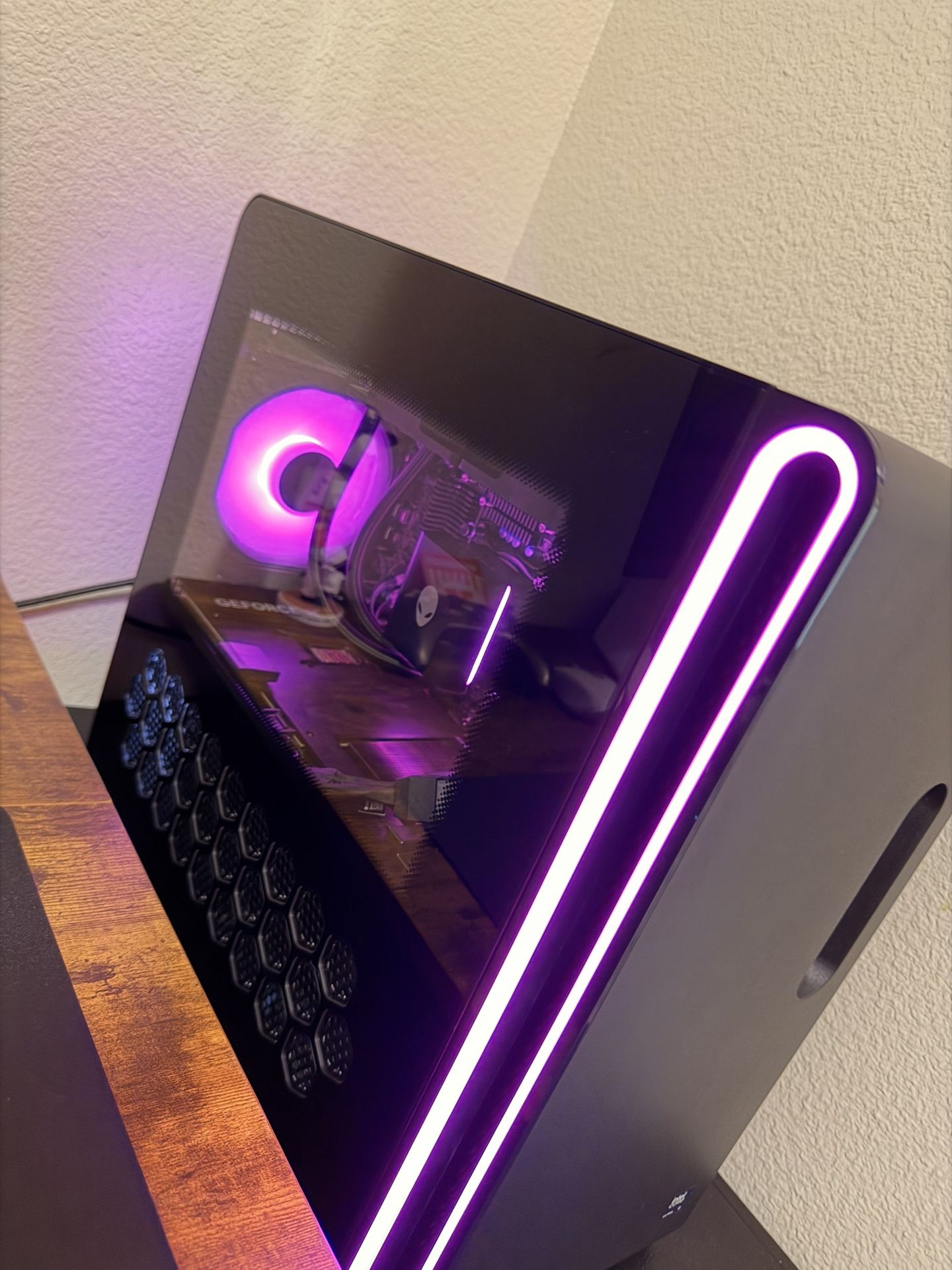 Aurora Alienware Gaming Desktop Intel Core i9 Ultra RTX 5080 32GB RAM 2TB SSD