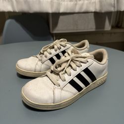 Ladies Adidas Sneakers Size 3