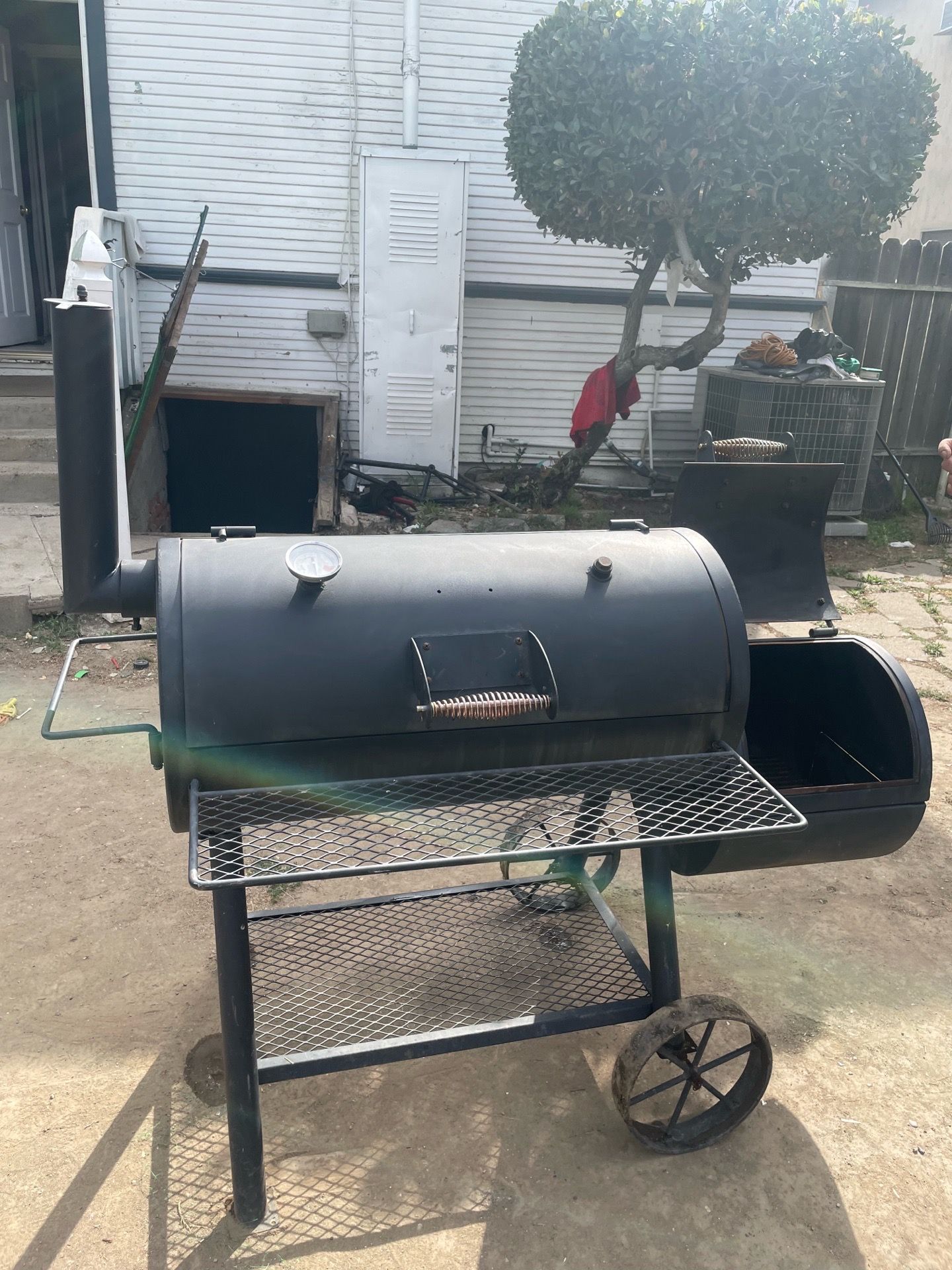 Oklahoma Joe’s smoker grill