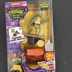 TMNT Mutant Mayhem Mikey Half Pipe RC