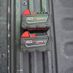 MILWAUKEE M18  XC5.0 BATTERYS LIKE NEW 