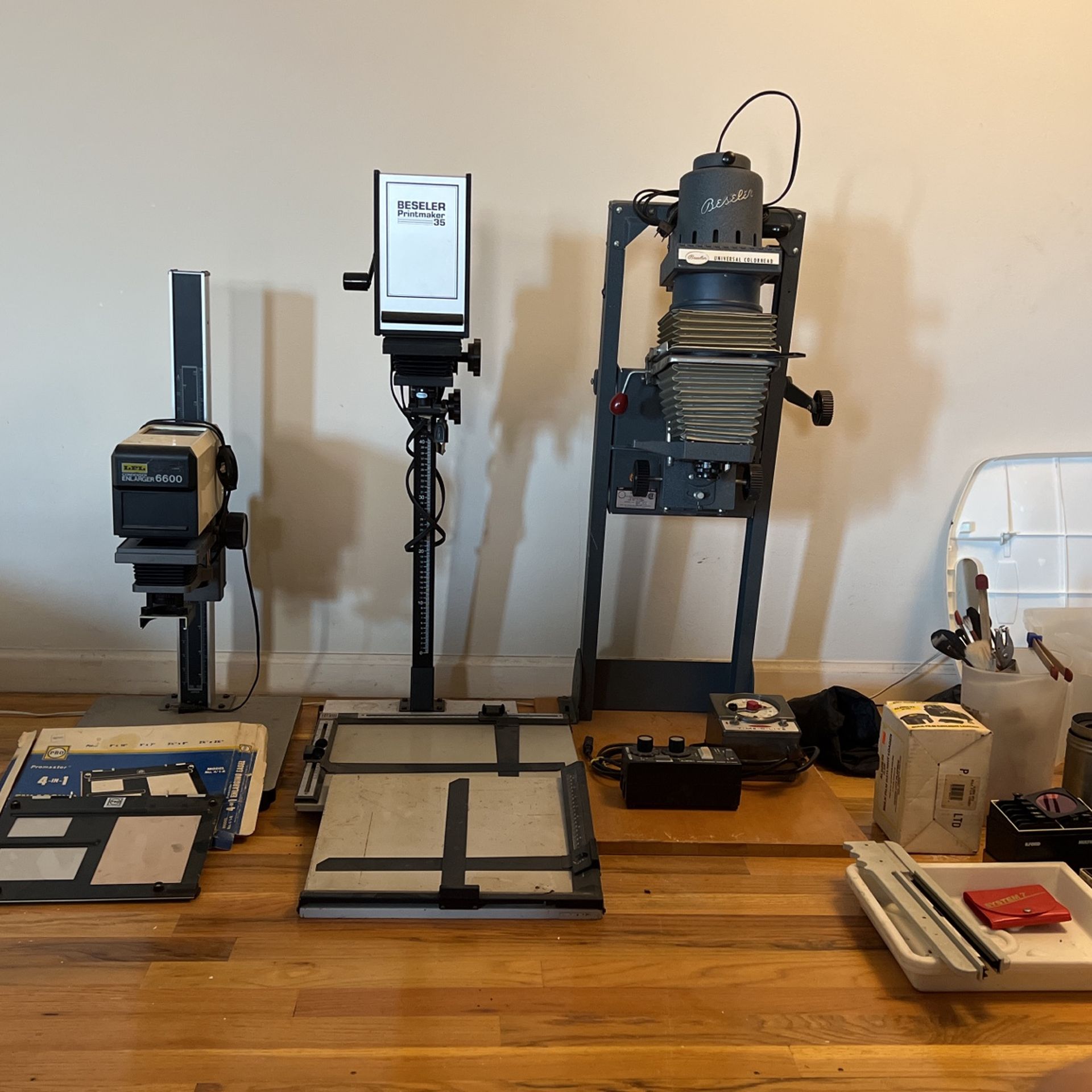 Photo Enlargers And Darkroom Equipment
