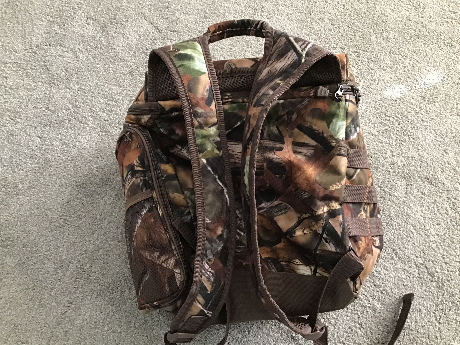 New Hunt Valley Camouflage Insulated Backpack Cooler Zip Flap Closure & Pockets
