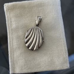 Vintage Oval Locket