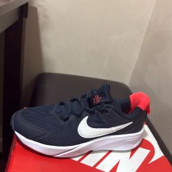 New Nikes 2.5 Y