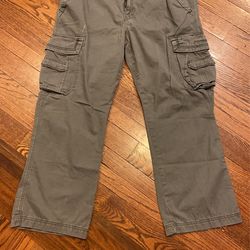 Men’s 38 X 30 Union Bay Gray Cargo Pants W-Pockets Galore 