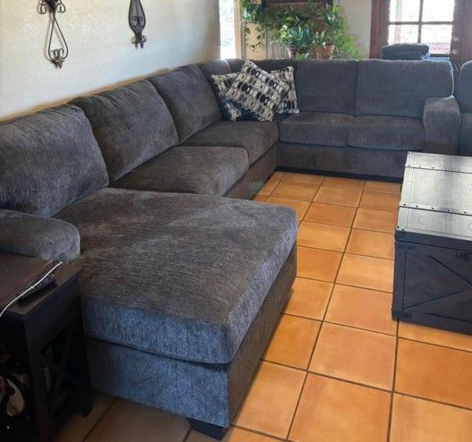 Beautiful Grey U Shape Sectional