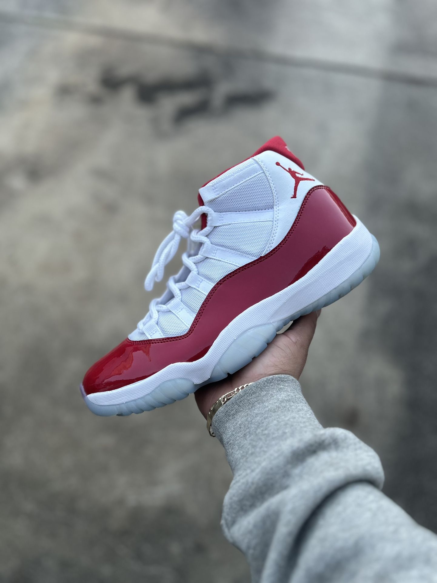 Jordan 11 Cherry Sz 10 