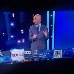 TV Samsung smart. Size 55” Mod, 2016 es husada pero trabaja bien vea las fotos  solo necesita control Remoto tiene uno pero ese no trabaja bien ocupa