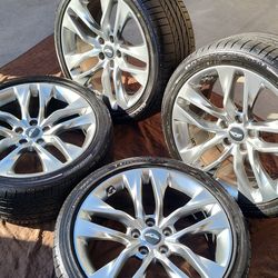 19" HYUNDAI GENESIS STAGGERED BRIDGESTONE TIRES