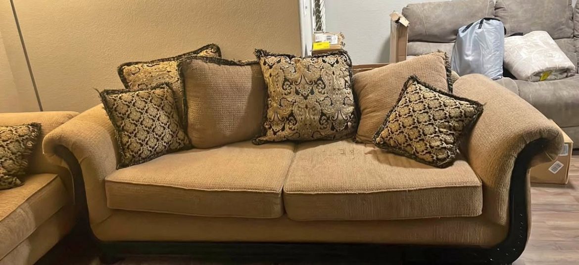 2-Piece Traditional Tan Sofa Set – Includes Loveseat & Couch