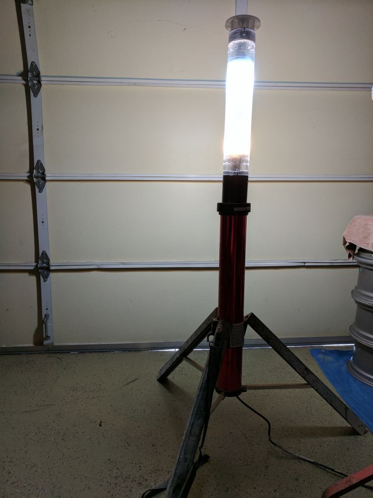 Husky WLB3-H Portable Tripod Fluorescent Work Light with Case-Corded