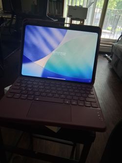 Black apple iPad pro 11