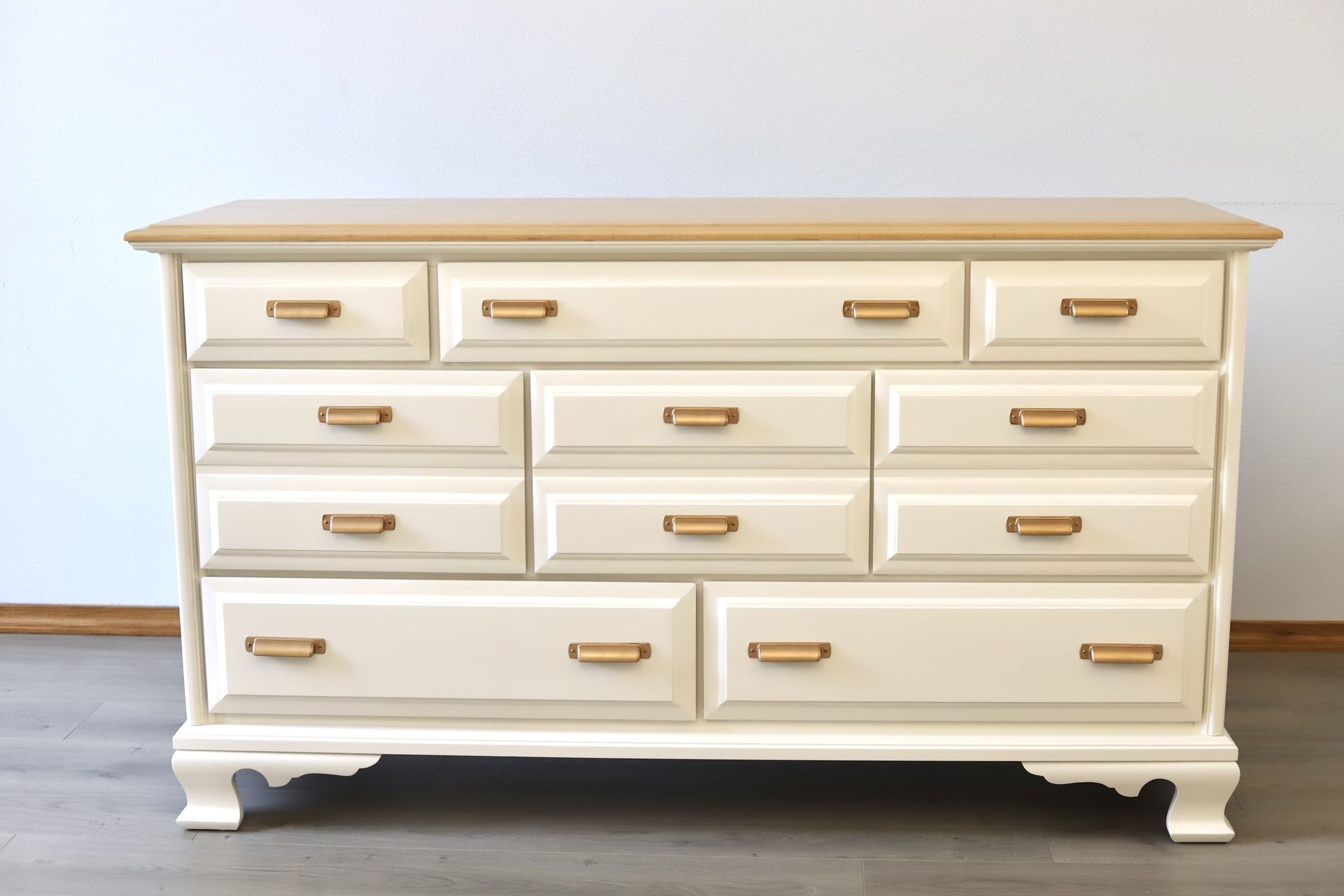 Beautiful White Dresser, Entryway table, Sideboard, Changing Table