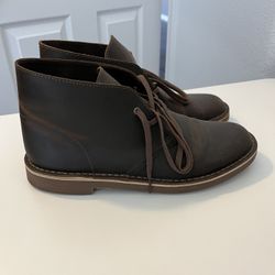 Clark’s Chukka Boots Size 9.5