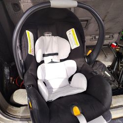 Chicco Infant Car Seat 