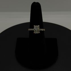 14K Yellow Gold 2.5tw Radiant Engagement Ring