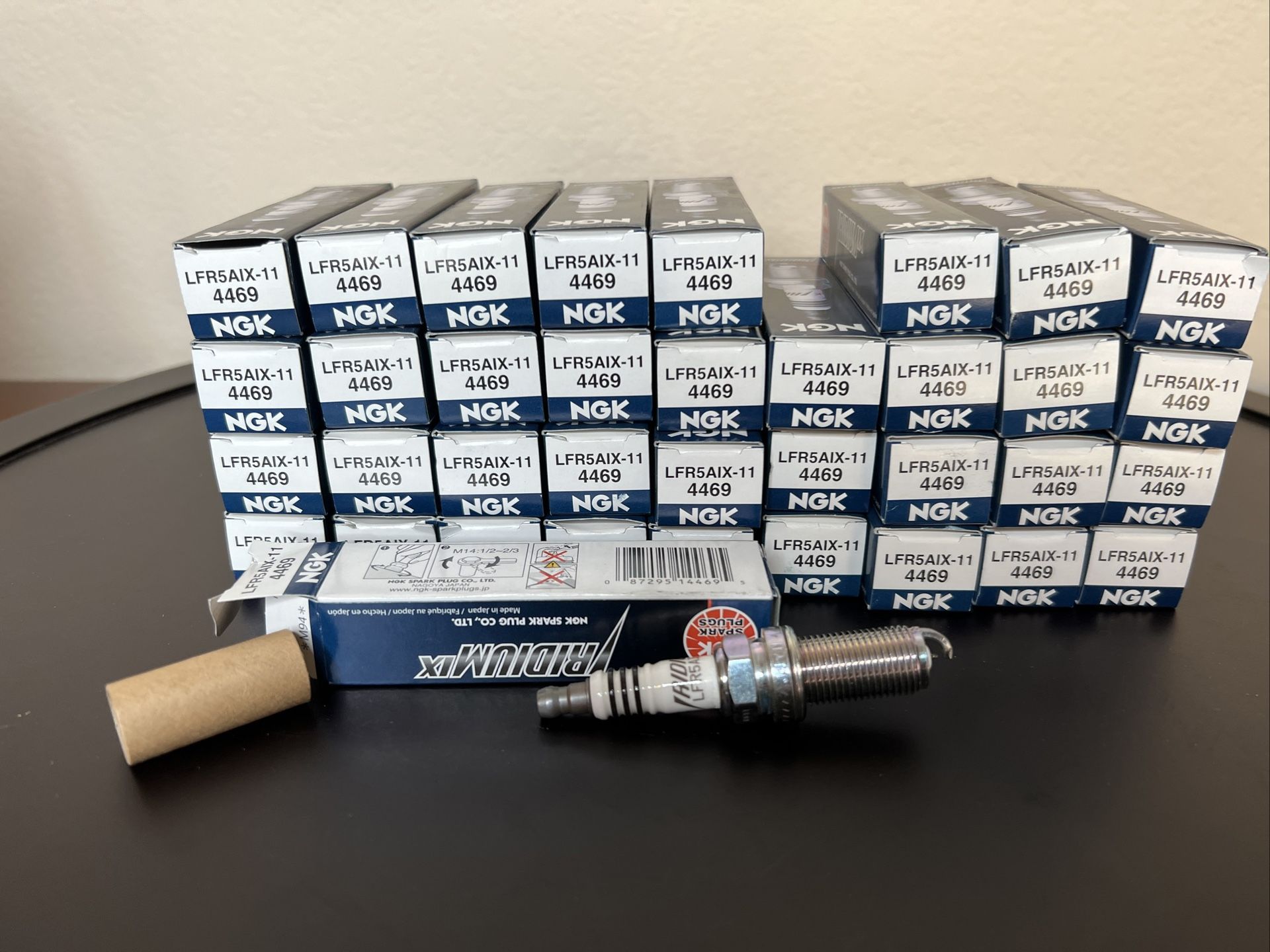 28 Each NGK 4469 Iridium IX Spark Plugs LFR5AIX-11 From West Marine M14:1/2~2/3