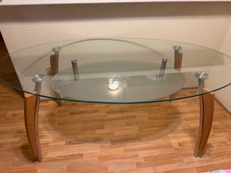 Small oval dining table seats 4-6