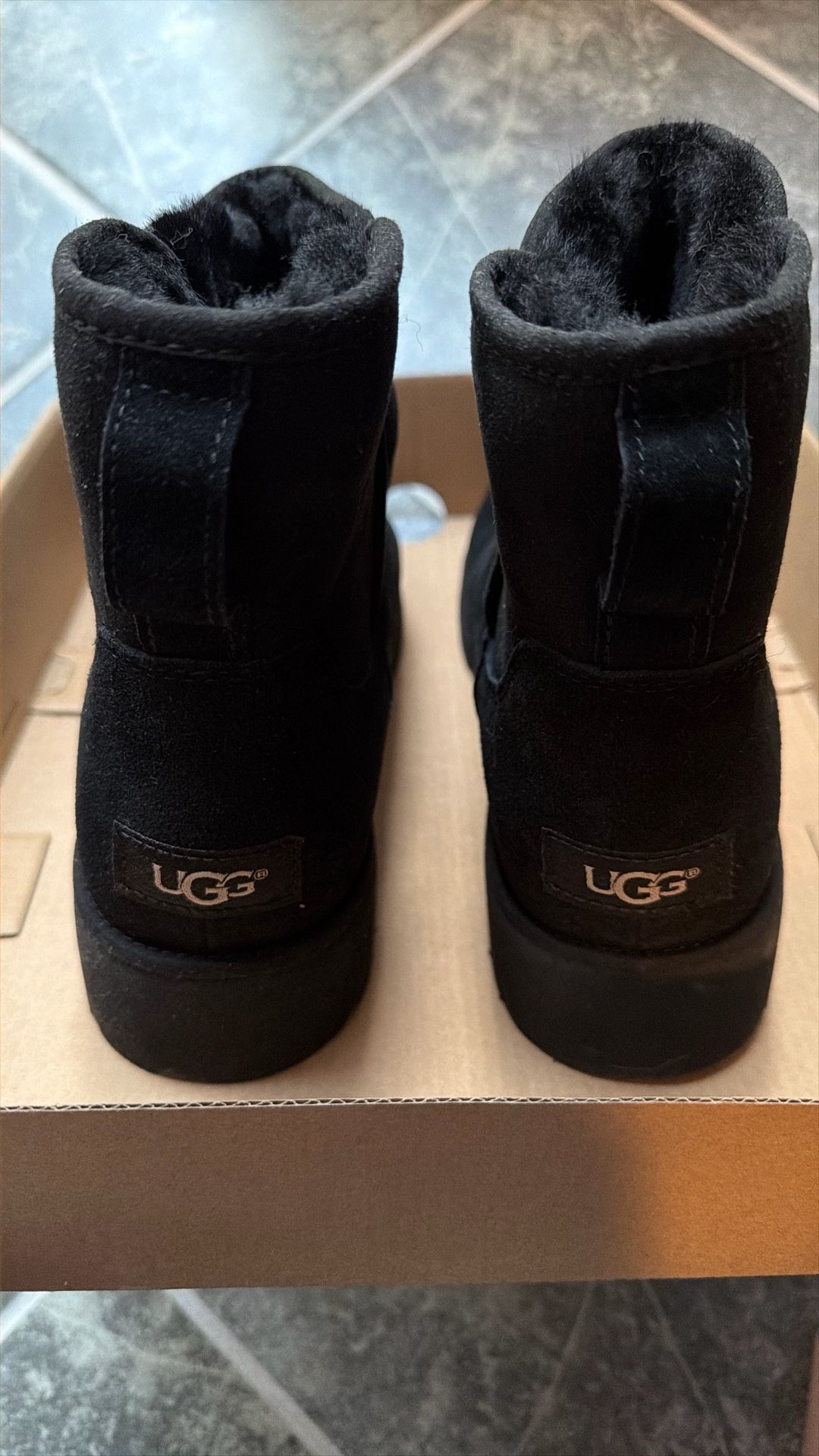 Women Uggs W Kristen Size 9 Black Water Resistant 