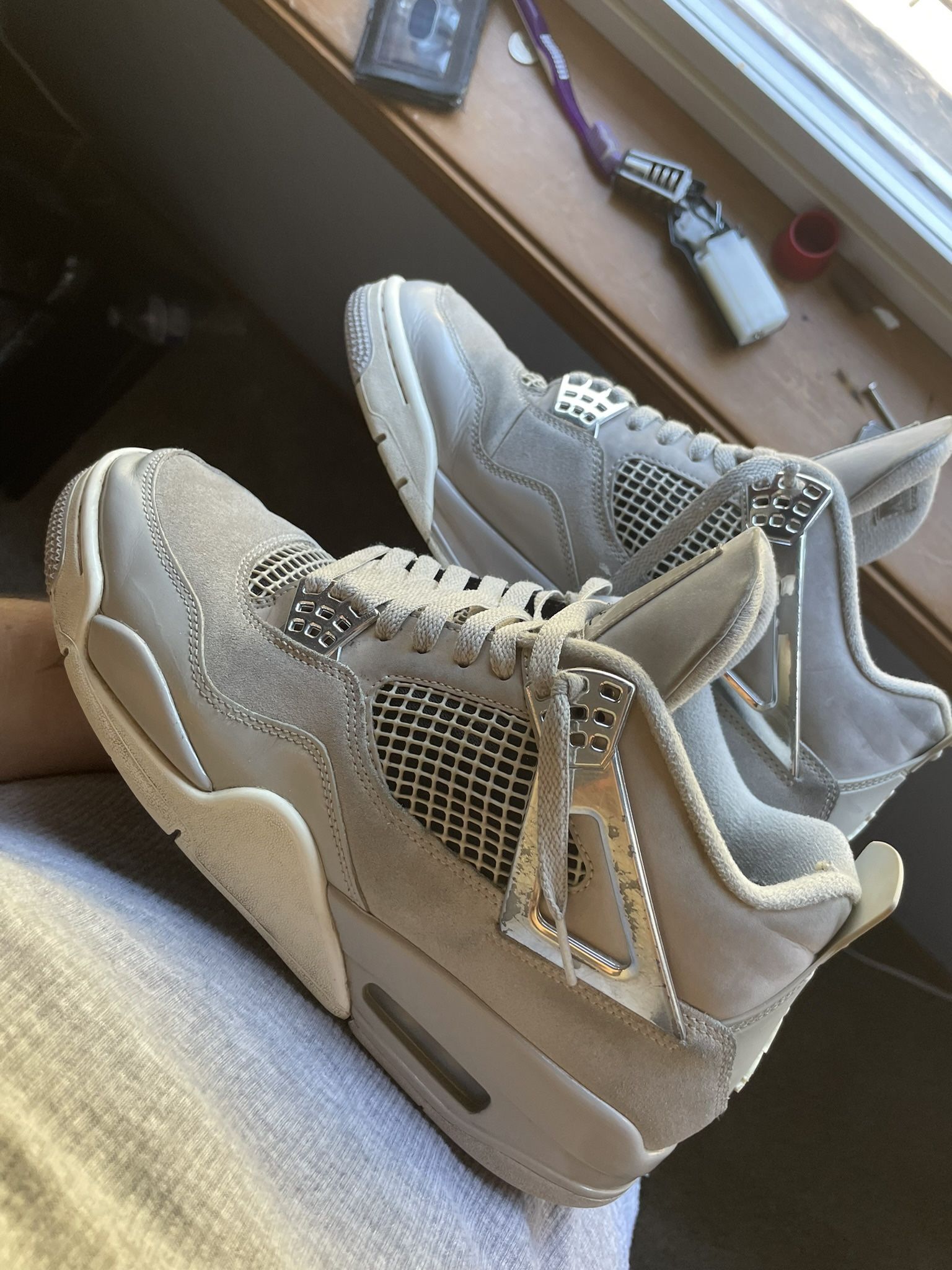 Jordan 4 retro (frozen edition) (120 obo or trade for pc parts)