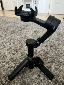 AOCHUAN AI Face Tracker Gimbal Stabilizer for iPhone / Android