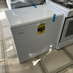  Hotpoint Brand New  Chest Freezer 