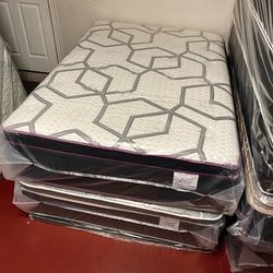 Brand New Full Size Mattress Pillow Top 14” Thick – Factory Direct! Also available in Twin, Queen & King. Ask about our Same-Day Delivery 🚚