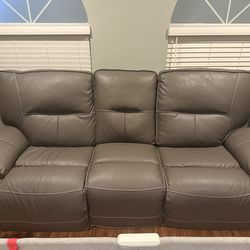 Power recliner sofa