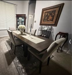 Dining Room table with 4 upholstered chairs