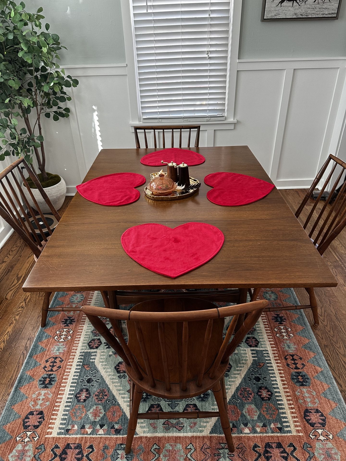 Vintage / Antique Drop Leaf Table With Extender + 4 Chairs