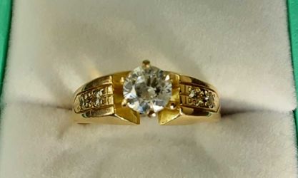 Yellow Gold 18k (.750) 4.7 grams Size 20