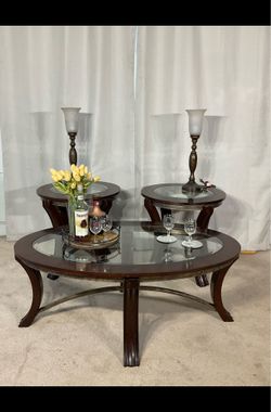 Glass Top Coffee Table Set of 3 / Juego de 3 Mesas para Sala