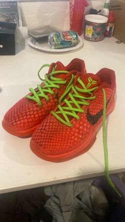 kobe’s reverse grinches size 5.5