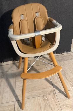 6-in-1 Convertible Wooden High Chair – Light Brown – Like New – Full Set