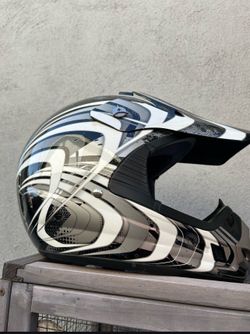 Off-road helmets with bag