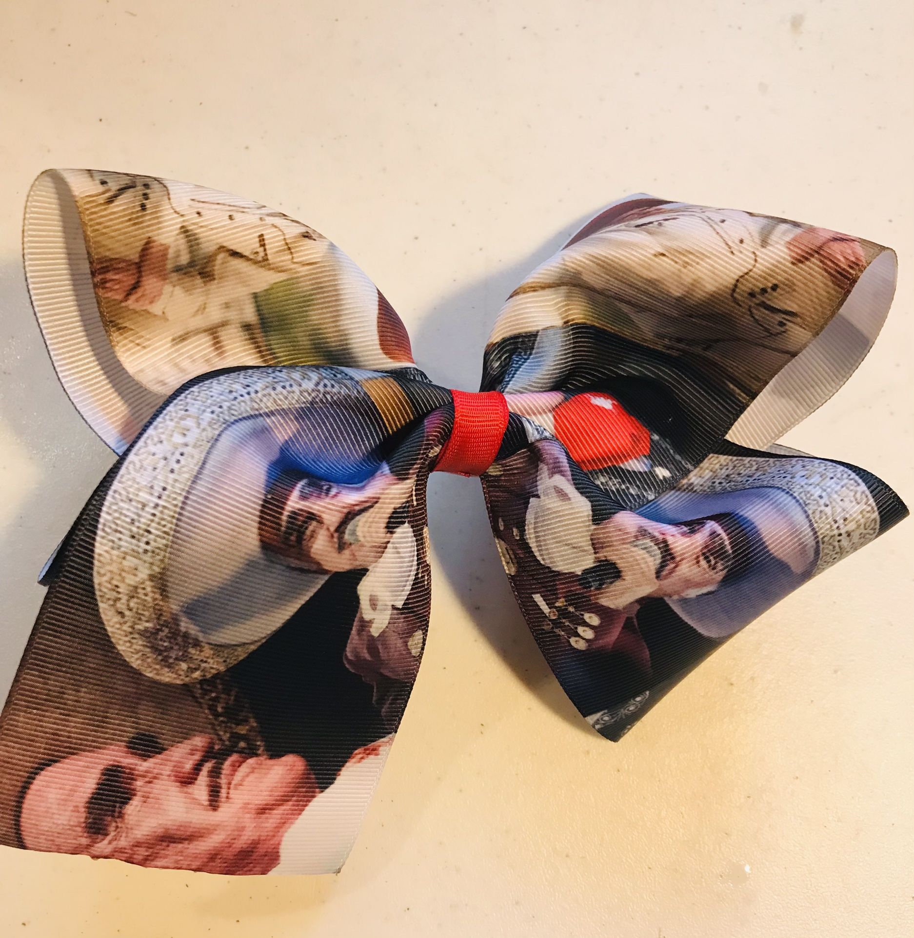 Vicente “Chente” Fernández Hair Bow