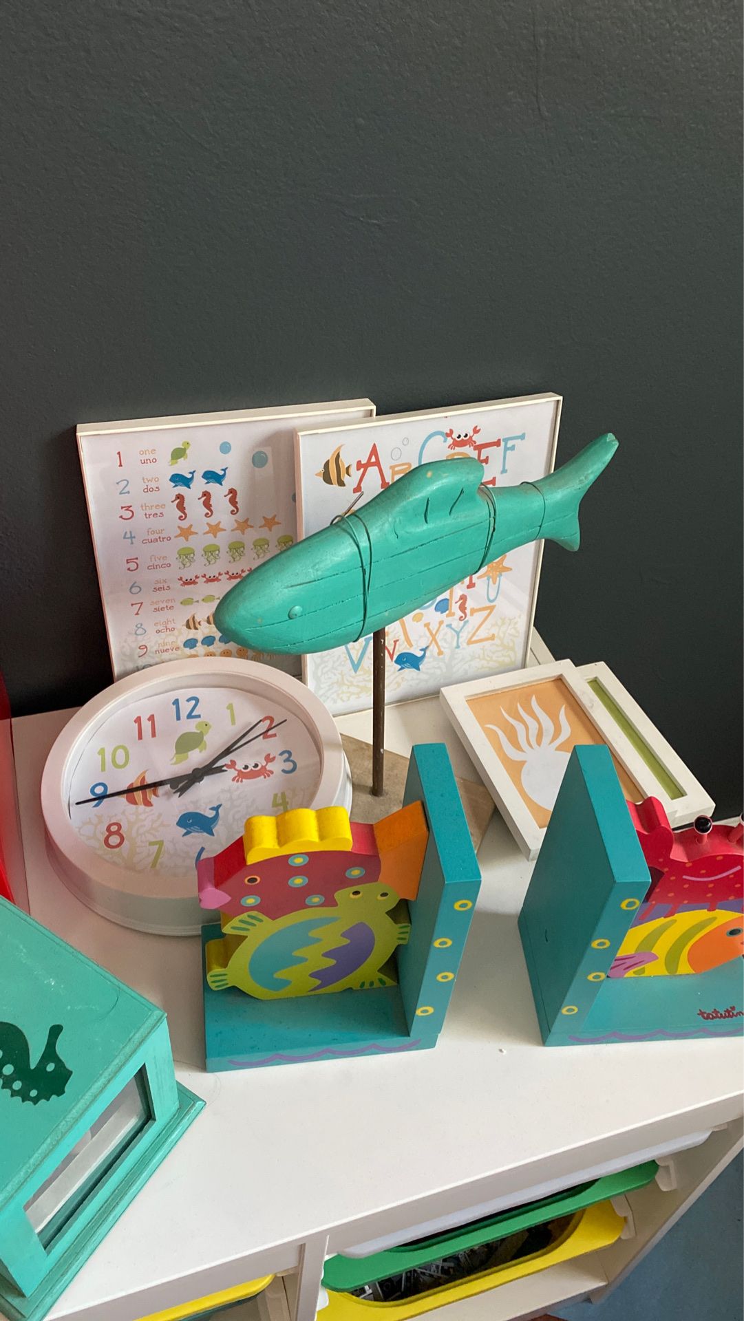 Tatutina bookends, sea theme clock and room decor