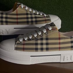 Burberry Sneakers 